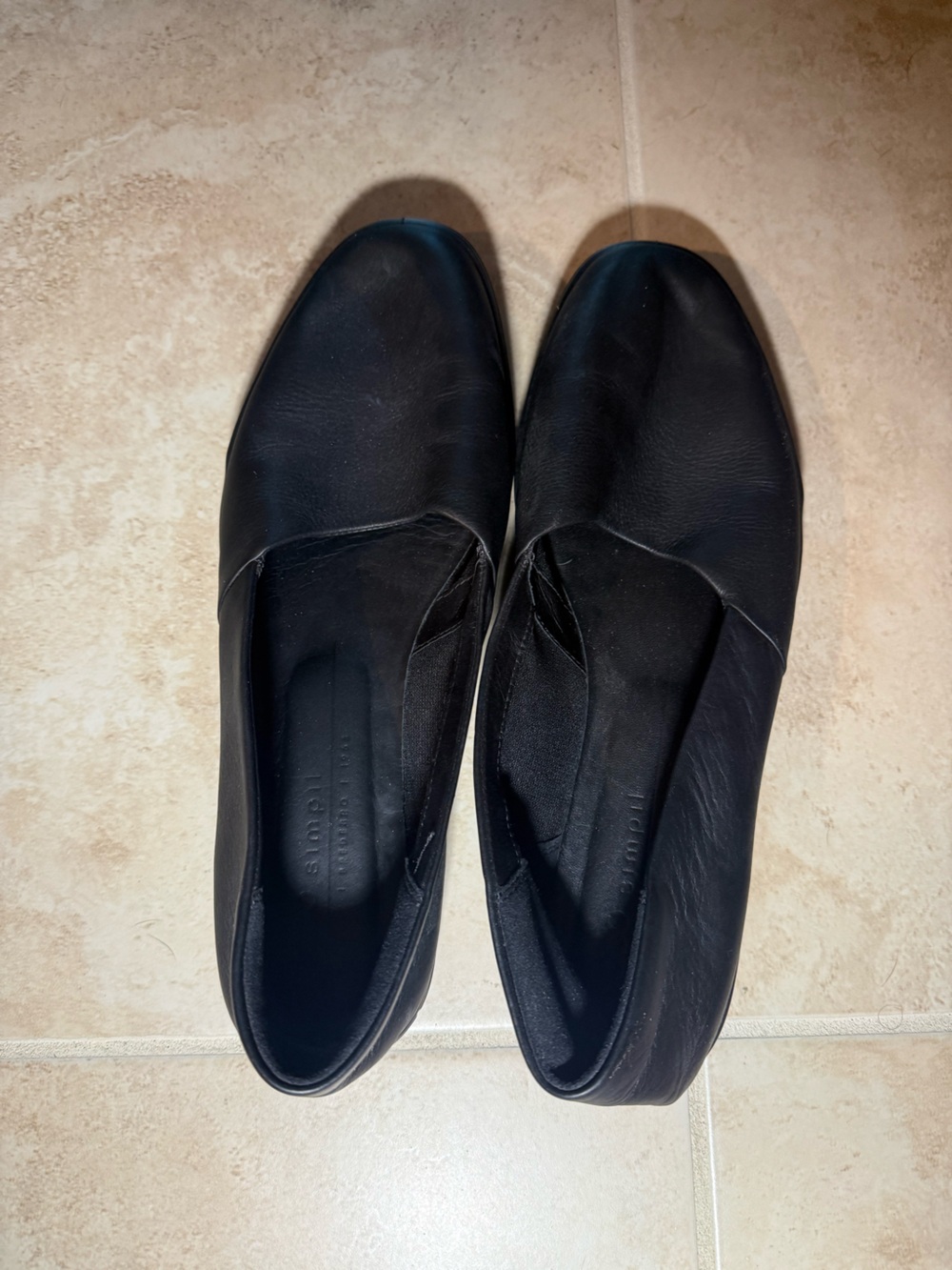 Ecco Black Slip-On Leather Flats